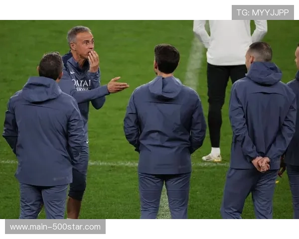 恩里克盛赞维蒂尼亚，称其为世界前二中场